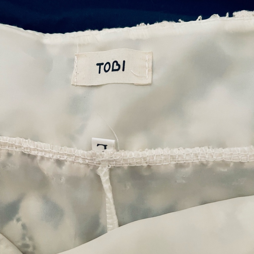 Tobi Shorts - Picture 2 of 4